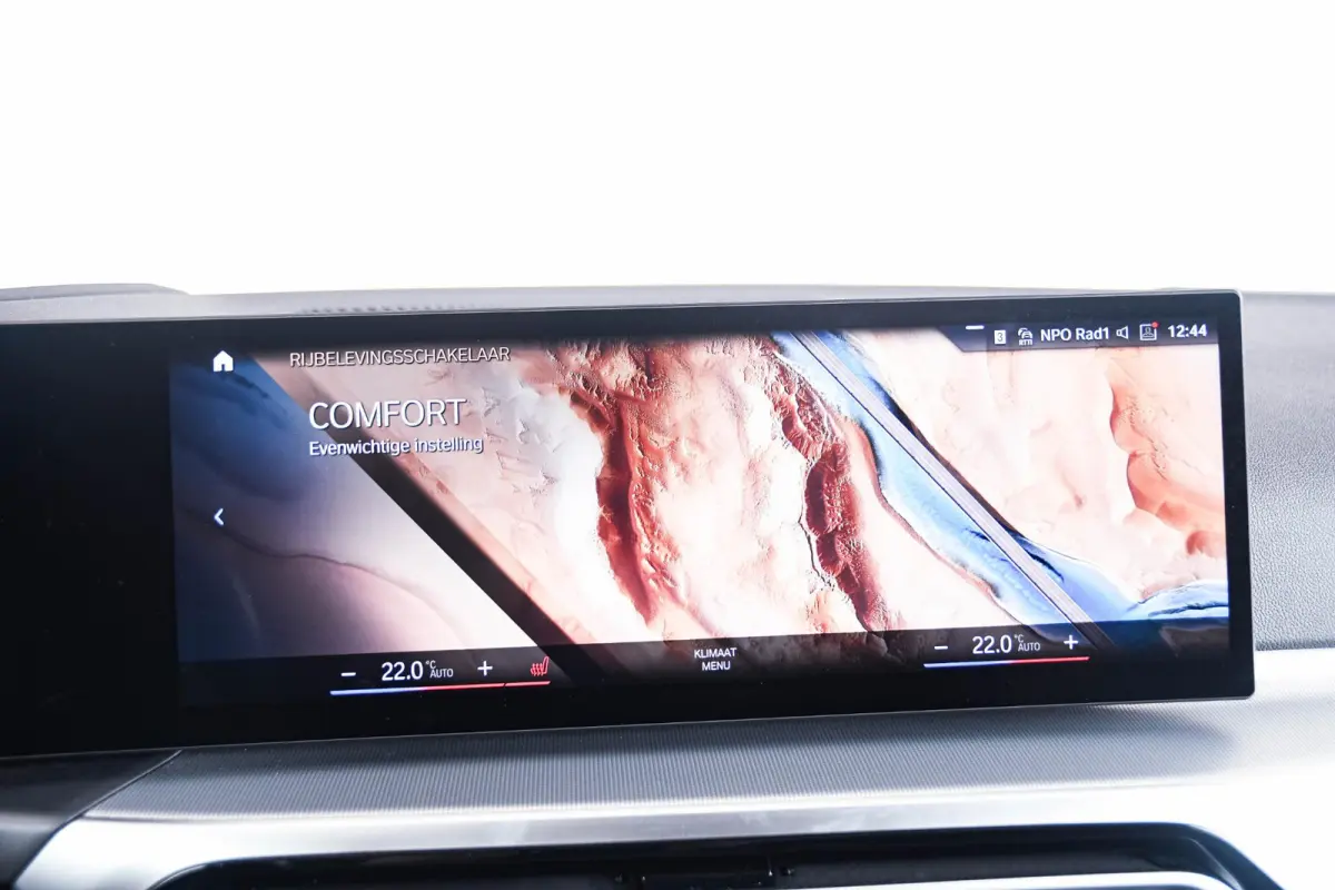 eDrive35 70 kWh M Sport - Trekhaak - Driving Assistant Professional - Harman Kardon - Parking Assistant Plus - Stuurwielrand verwarmd - Comfort Access - BMW Live Cockpit Professional -