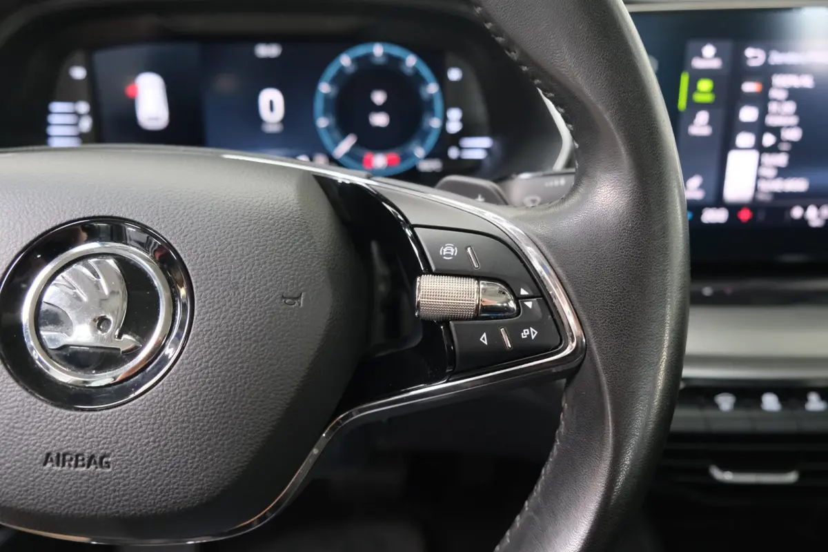 1.5 e-TSI Business Edition Automaat - Airco, Cruise, Navi, PDC, Carplay, Virtueel display, Trekhaak.