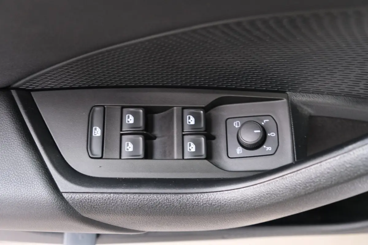 1.5 e-TSI Business Edition Automaat - Airco, Cruise, Navi, PDC, Carplay, Virtueel display, Trekhaak.