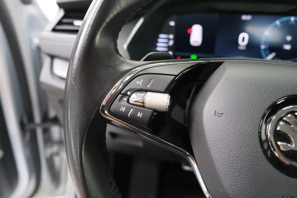 1.5 e-TSI Business Edition Automaat - Airco, Cruise, Navi, PDC, Carplay, Virtueel display, Trekhaak.