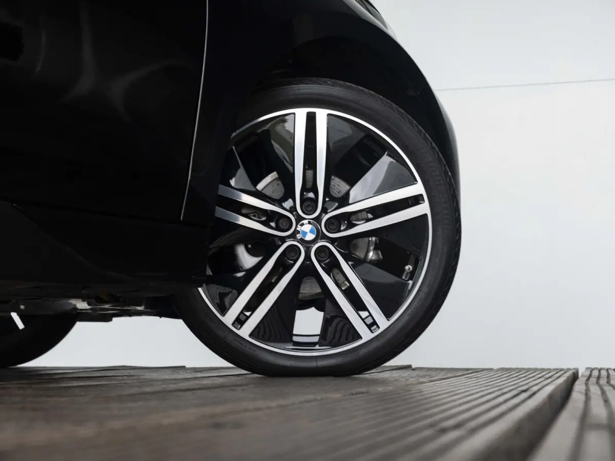 120ah | Executive Edition | Achteruitrijcamera | 20 inch | Cruise Control | Park Assistant | Comfort Pack