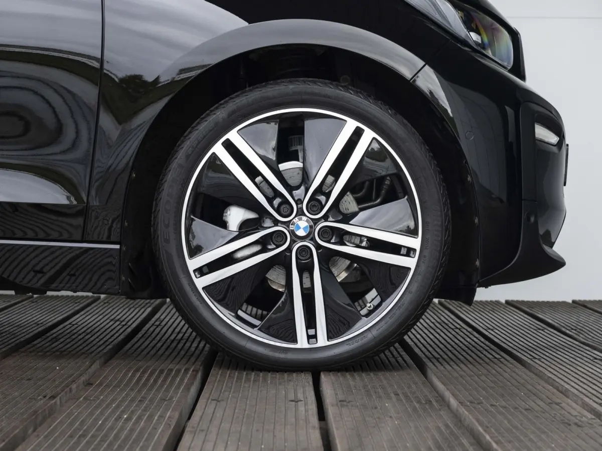 120ah | Executive Edition | Achteruitrijcamera | 20 inch | Cruise Control | Park Assistant | Comfort Pack