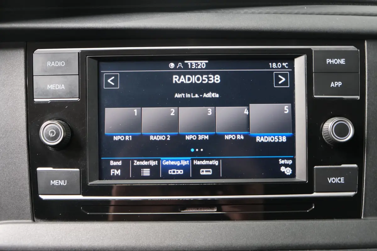 2.0 TDI L1H1 26 - N.A.P. Airco, Cruise, Imperiaal, Carplay, PDC.