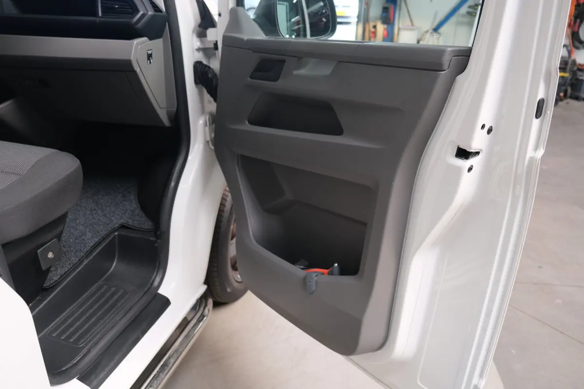2.0 TDI L1H1 26 - N.A.P. Airco, Cruise, Imperiaal, Carplay, PDC.