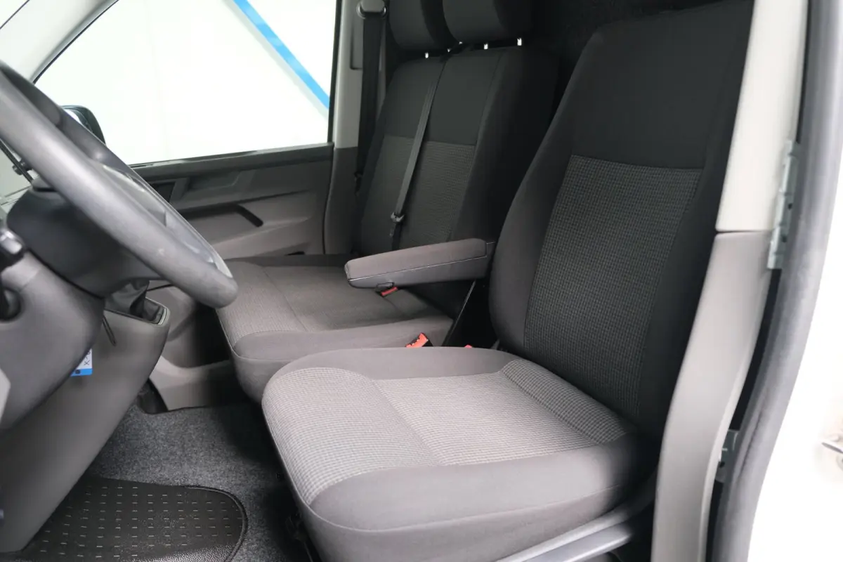 2.0 TDI L1H1 26 - N.A.P. Airco, Cruise, Imperiaal, Carplay, PDC.
