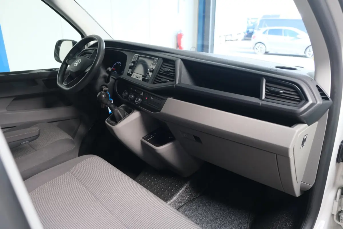 2.0 TDI L1H1 26 - N.A.P. Airco, Cruise, Imperiaal, Carplay, PDC.