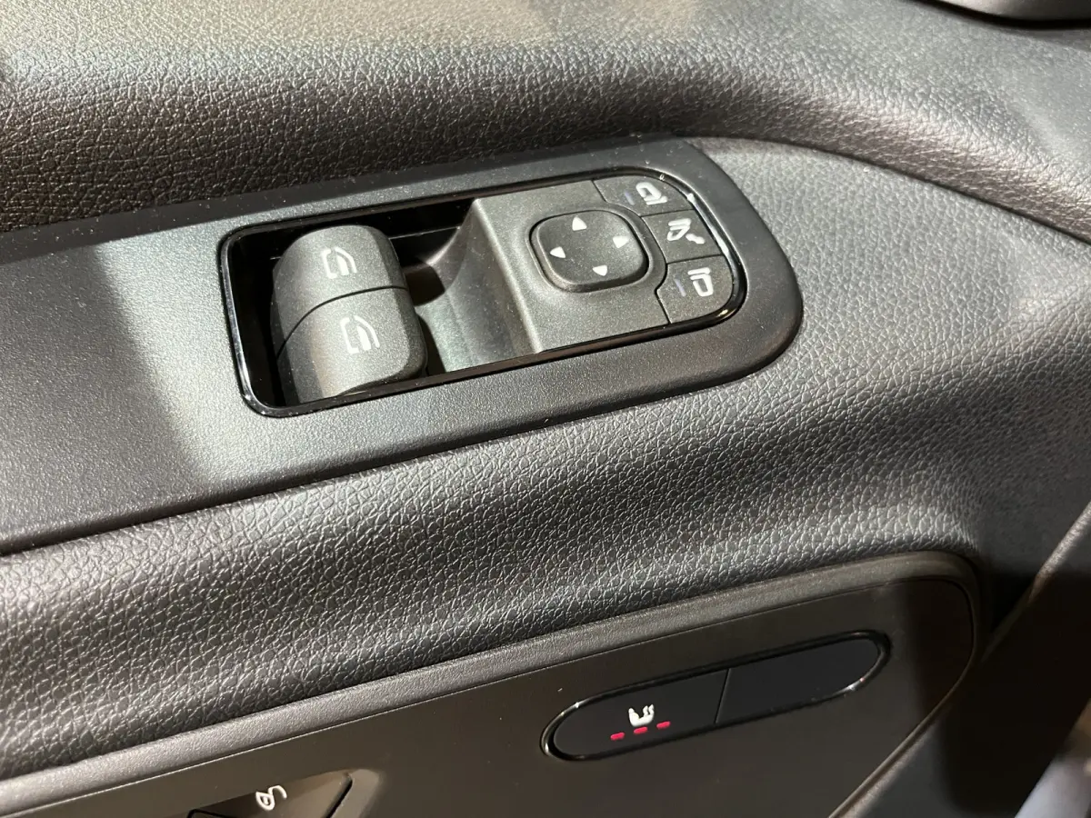 317 CDI L3 RWD Automaat / Euro 6 / LED / Airco / Adap. Cruise Control / Camera / Trekhaak / CarPlay / Navigatie / 3-Zits / 46.200 KM !!