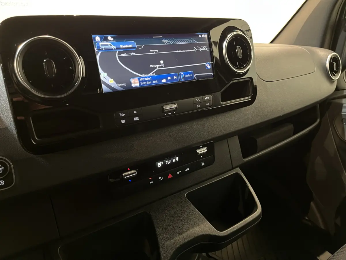 317 CDI L3 RWD Automaat / Euro 6 / LED / Airco / Adap. Cruise Control / Camera / Trekhaak / CarPlay / Navigatie / 3-Zits / 46.200 KM !!