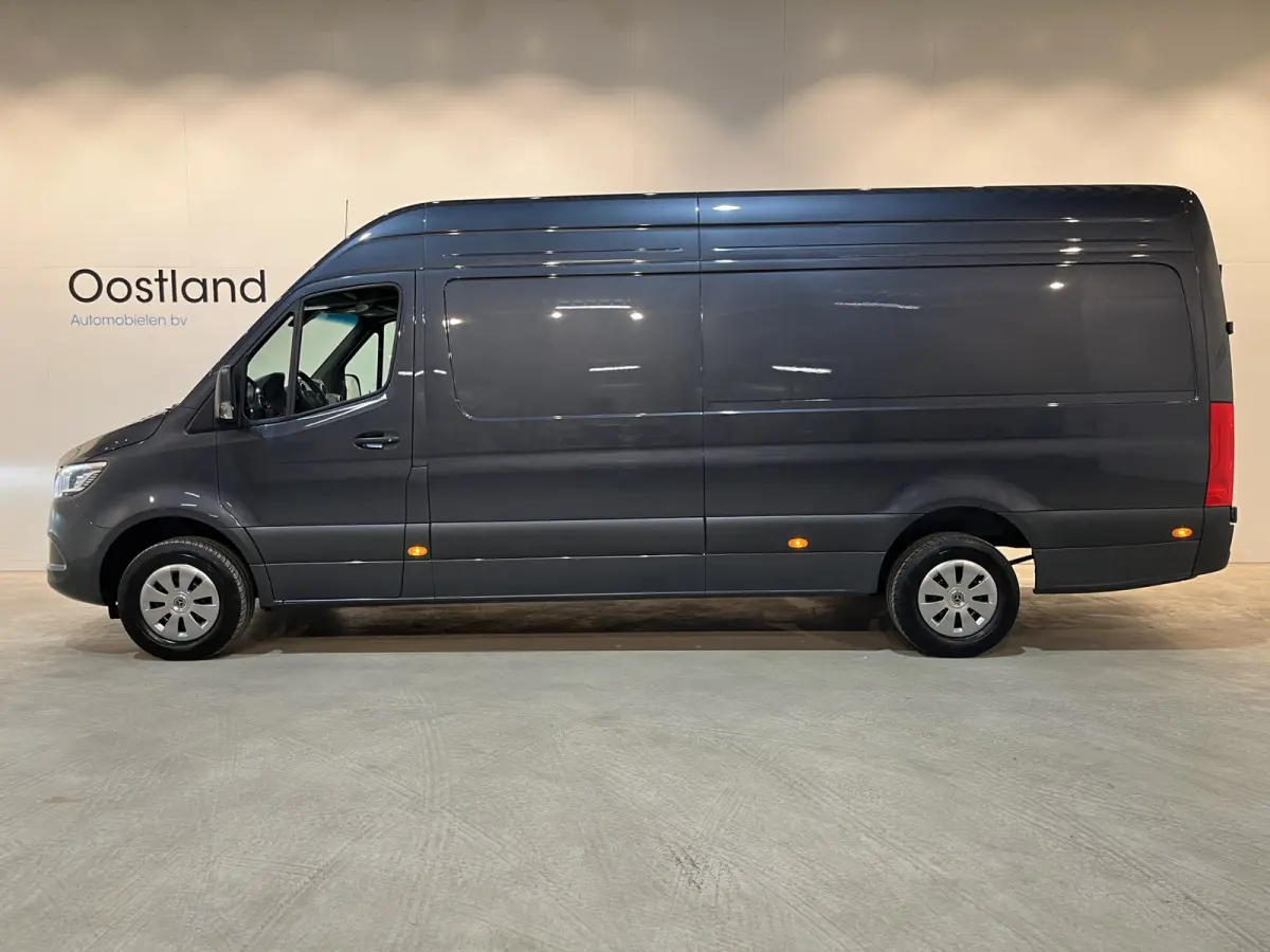 317 CDI L3 RWD Automaat / Euro 6 / LED / Airco / Adap. Cruise Control / Camera / Trekhaak / CarPlay / Navigatie / 3-Zits / 46.200 KM !!