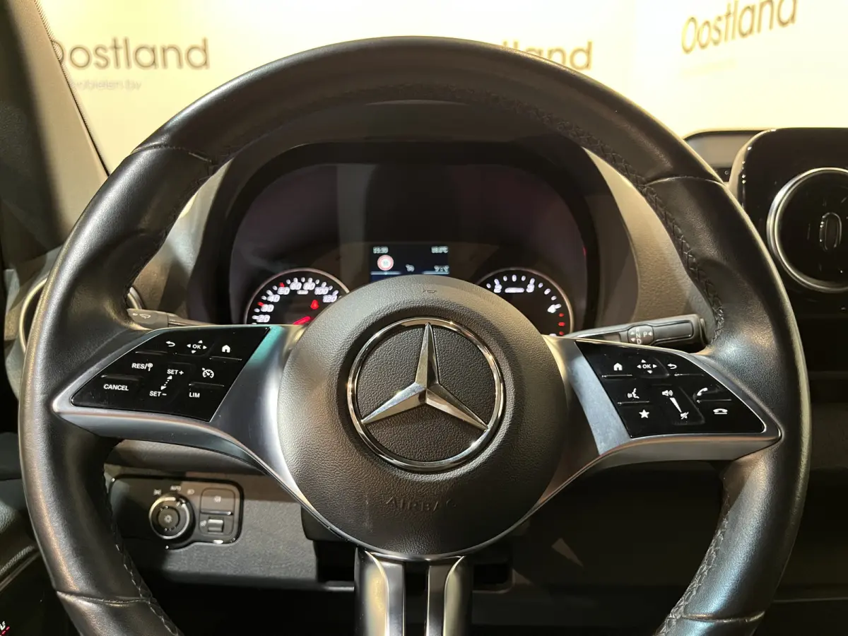 317 CDI L3 RWD Automaat / Euro 6 / LED / Airco / Adap. Cruise Control / Camera / Trekhaak / CarPlay / Navigatie / 3-Zits / 46.200 KM !!