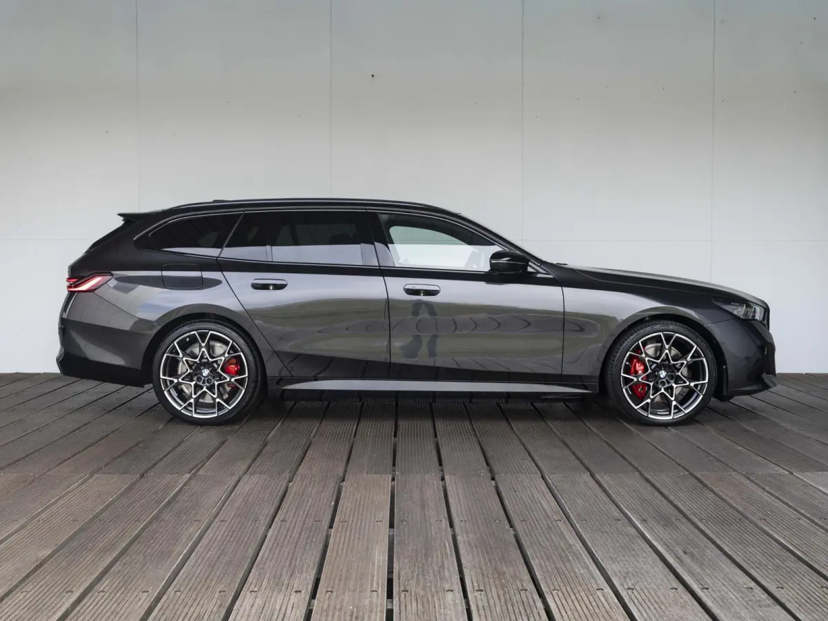 550e xDrive | M Sportpakket Pro | Comfort Access | Driving Assistant Professional | Head Up Display | Harman Kardon | 21 inch | Trekhaak