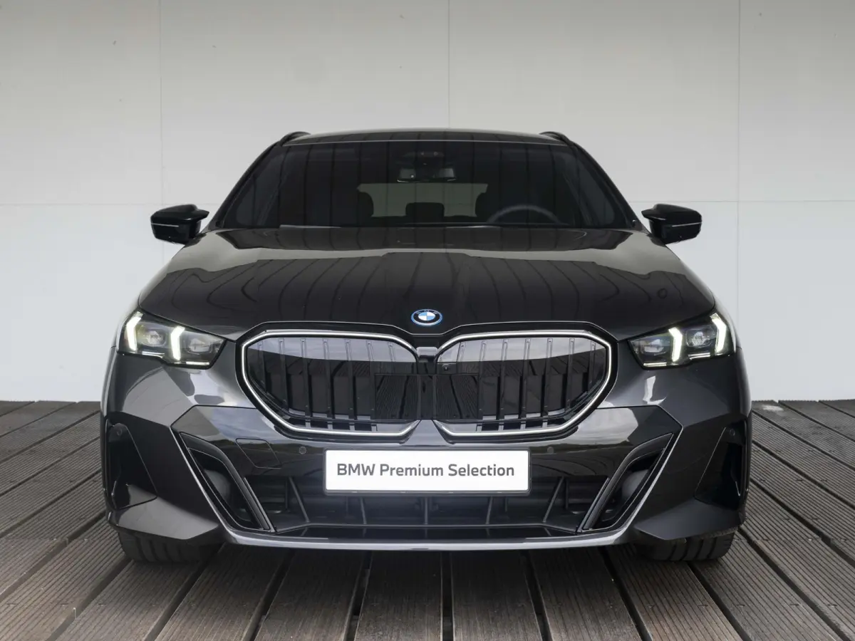 550e xDrive | M Sportpakket Pro | Comfort Access | Driving Assistant Professional | Head Up Display | Harman Kardon | 21 inch | Trekhaak