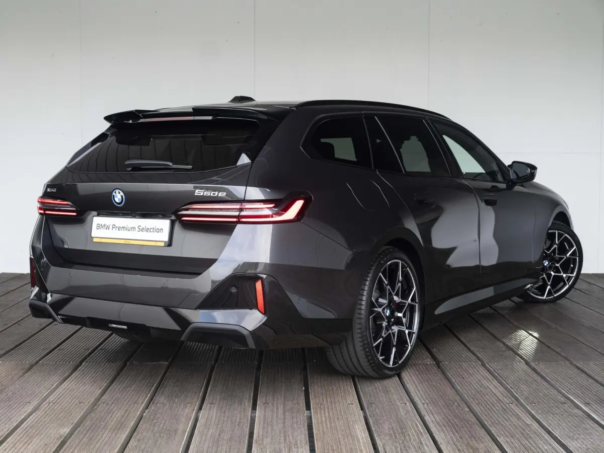 550e xDrive | M Sportpakket Pro | Comfort Access | Driving Assistant Professional | Head Up Display | Harman Kardon | 21 inch | Trekhaak