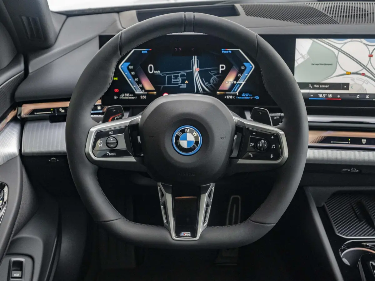 550e xDrive | M Sportpakket Pro | Comfort Access | Driving Assistant Professional | Head Up Display | Harman Kardon | 21 inch | Trekhaak