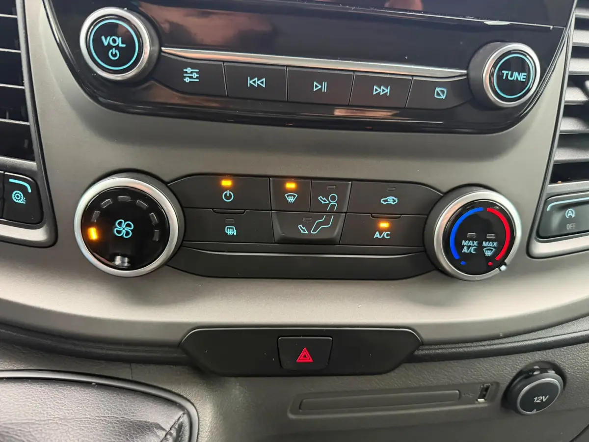 350 2.0 TDCI L3H3 Trend RWD / Trekhaak / Camera / Sync 3