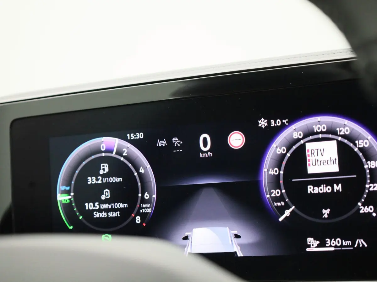 1.5 eHybrid R-Line Edition 204 PK| Origineel Nederlands | 1e Eigenaar | Panoramadak | Navigatie | Achteruitrijcamera | Black Style | Digitale Cockpit Pro | 20 Inch Velgen | Sfeerverlichting