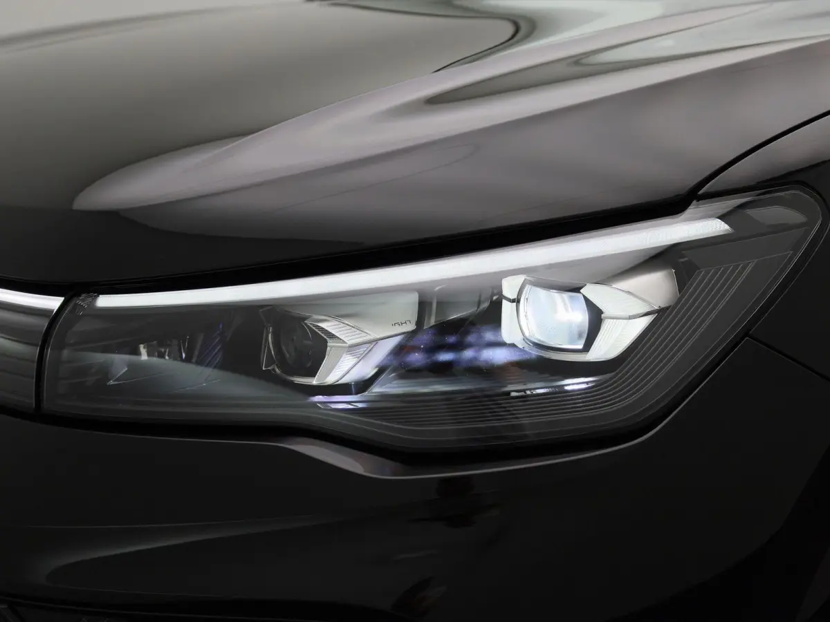 1.5 eHybrid R-Line Edition 204 PK| Origineel Nederlands | Trekhaak | LEDER Interieur | 360 Camera | Stoelventilatie | Stuurwielverwarming | Stoelverwarming