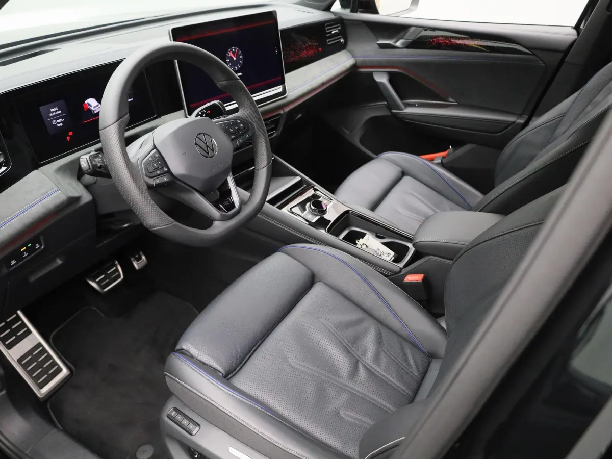 1.5 eHybrid R-Line Edition 204 PK| Origineel Nederlands | Trekhaak | LEDER Interieur | 360 Camera | Stoelventilatie | Stuurwielverwarming | Stoelverwarming