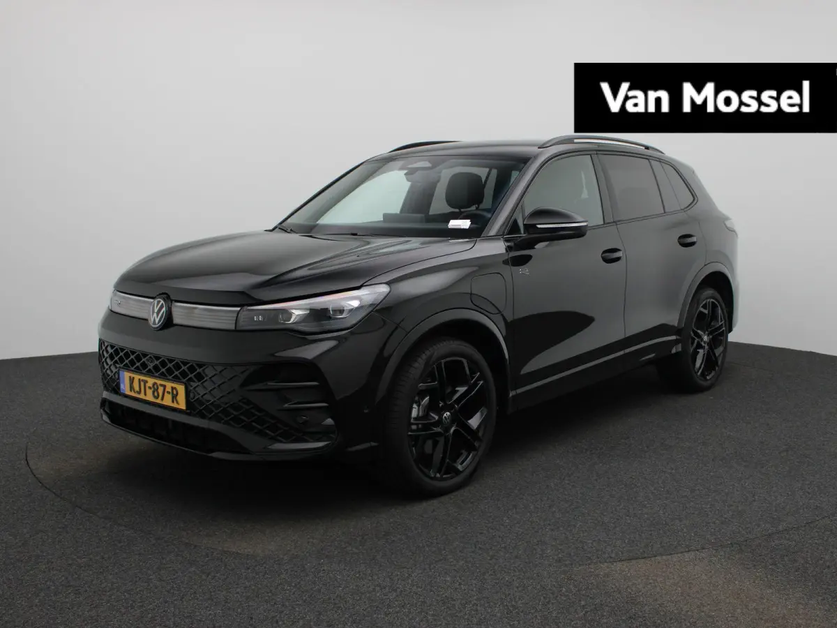 1.5 eHybrid R-Line Edition 204 PK| Origineel Nederlands | Trekhaak | LEDER Interieur | 360 Camera | Stoelventilatie | Stuurwielverwarming | Stoelverwarming