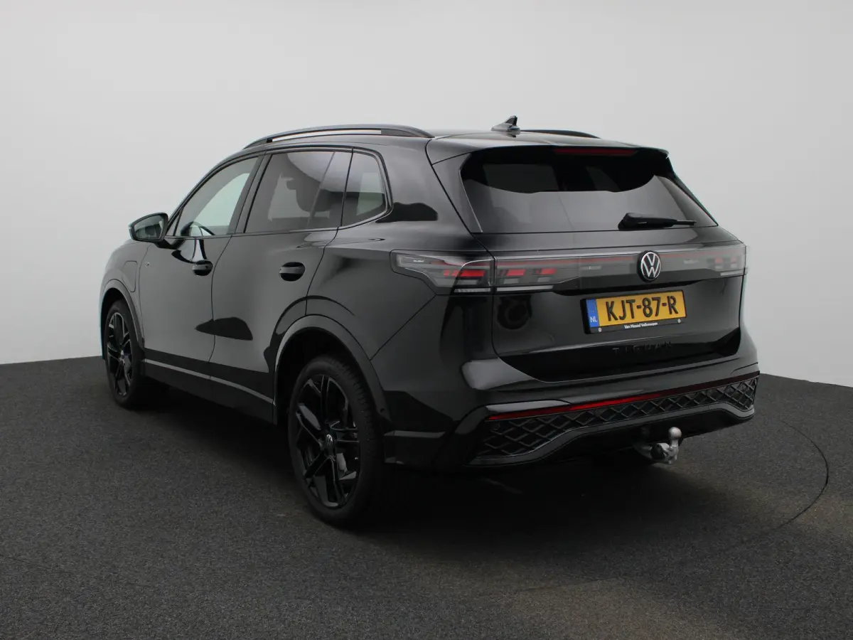 1.5 eHybrid R-Line Edition 204 PK| Origineel Nederlands | Trekhaak | LEDER Interieur | 360 Camera | Stoelventilatie | Stuurwielverwarming | Stoelverwarming