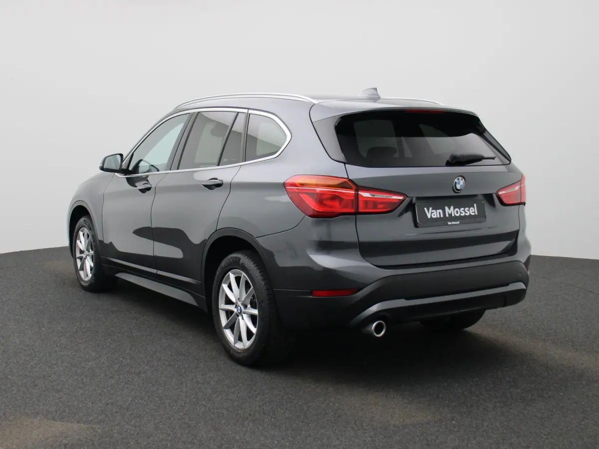 sDrive18i Business Edition Plus | Automaat | LMV | Trekhaak | Parkeer sensoren | Virtual cockpit | Navigatie | Stoel verwarming | Climate control | Navigatie | Elec. achterklep | Leder | Blu