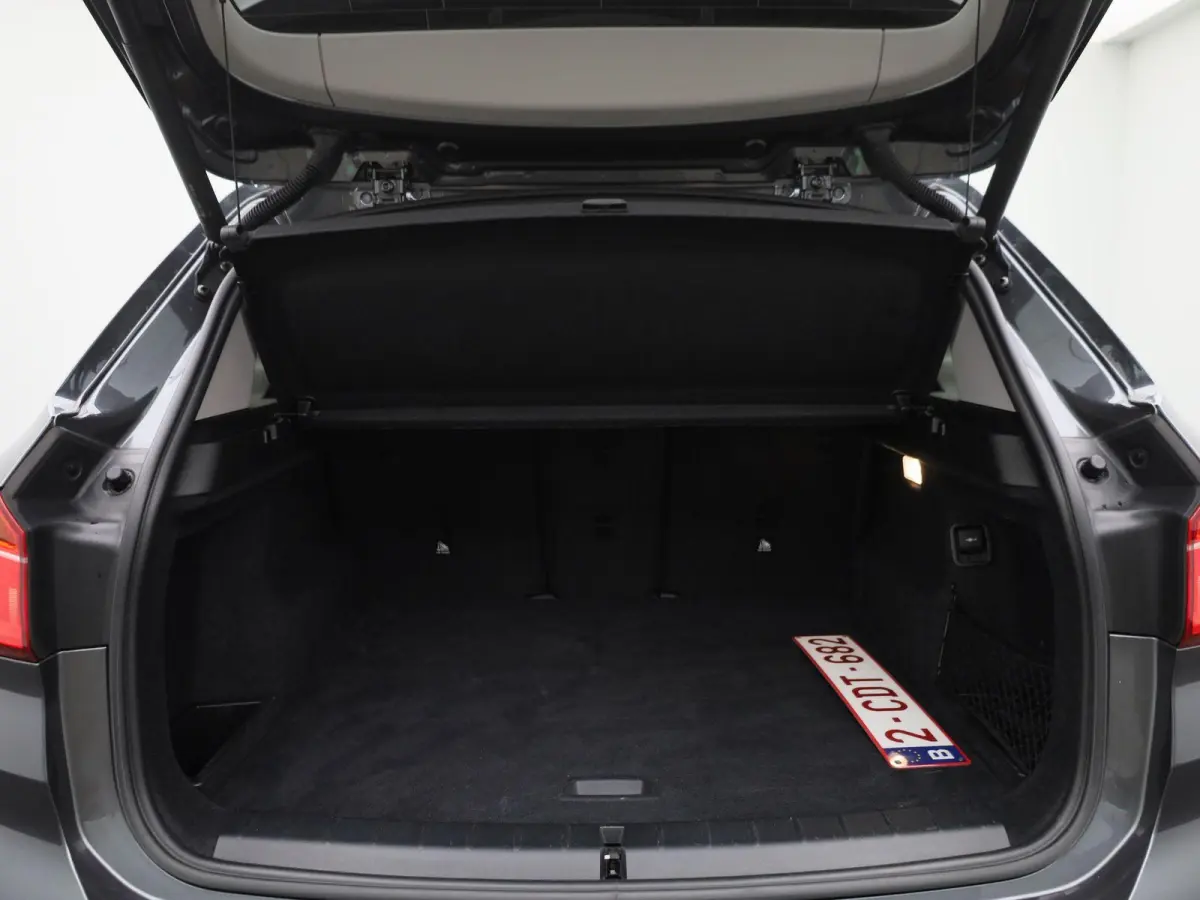 sDrive18i Business Edition Plus | Automaat | LMV | Trekhaak | Parkeer sensoren | Virtual cockpit | Navigatie | Stoel verwarming | Climate control | Navigatie | Elec. achterklep | Leder | Blu