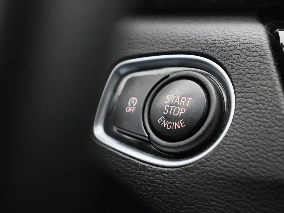 sDrive18i Business Edition Plus | Automaat | LMV | Trekhaak | Parkeer sensoren | Virtual cockpit | Navigatie | Stoel verwarming | Climate control | Navigatie | Elec. achterklep | Leder | Blu