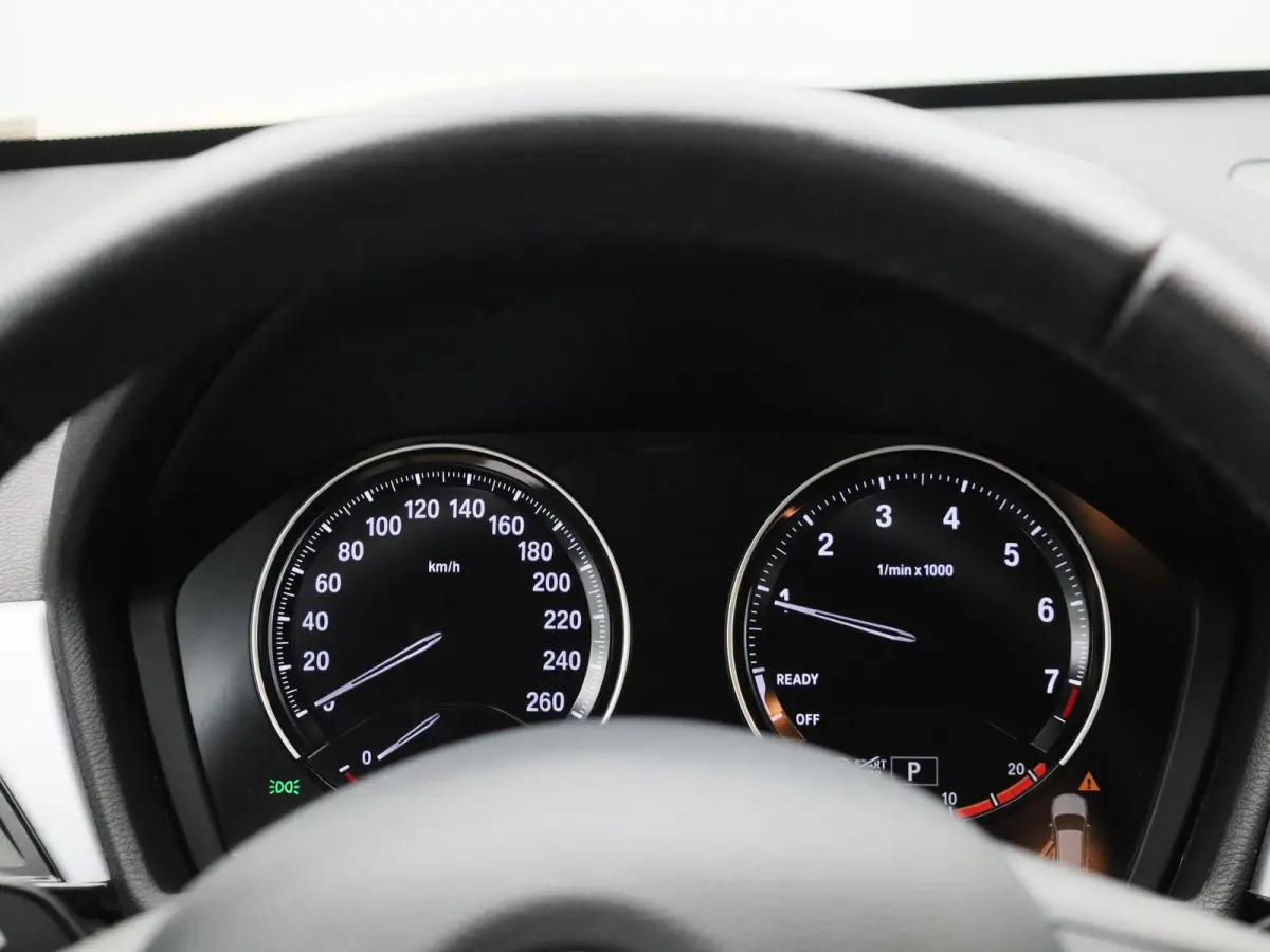 sDrive18i Business Edition Plus | Automaat | LMV | Trekhaak | Parkeer sensoren | Virtual cockpit | Navigatie | Stoel verwarming | Climate control | Navigatie | Elec. achterklep | Leder | Blu