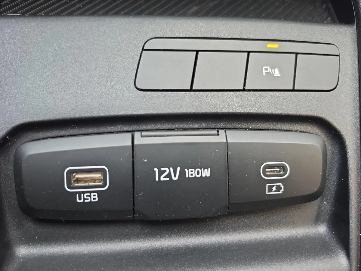 1.0 T-GDi MHEV ComfortLine | Navigatie | Cruise control | Parkeercamera  | LM-Velgen | Parkeersensoren voor + achter