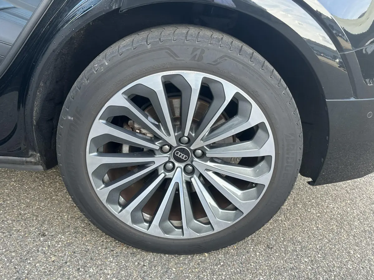 55 quattro Advanced edition Plus 95 kWh SOH 93% | MEM. STOEL | ELEK. STOELEN | ACHTERUITRIJ CAMERA | STOEL VERWARMING | 21'' WIELEN | RIJKLAAR MET 12 MND BOVAG GARANTIE | AFNM. TREKHAAK | PA