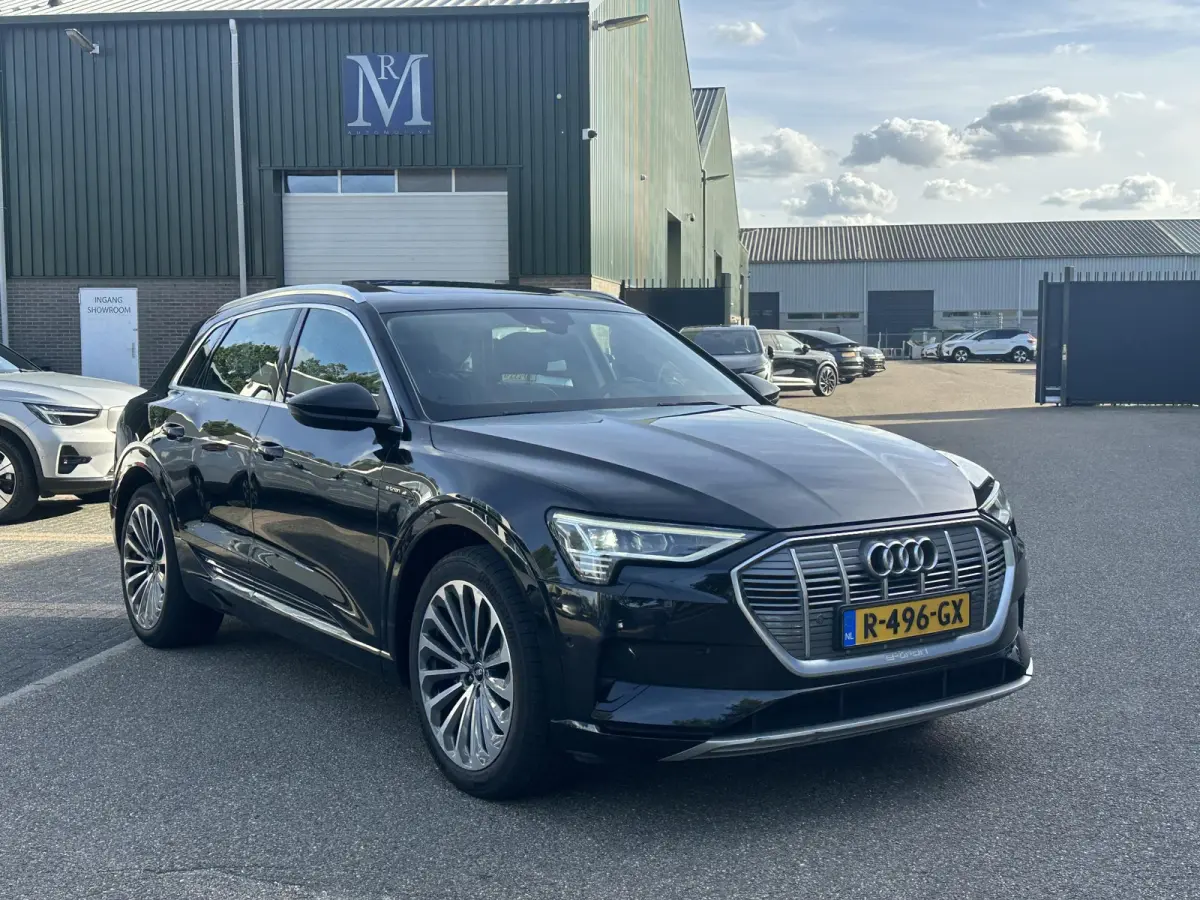 55 quattro Advanced edition Plus 95 kWh SOH 93% | MEM. STOEL | ELEK. STOELEN | ACHTERUITRIJ CAMERA | STOEL VERWARMING | 21'' WIELEN | RIJKLAAR MET 12 MND BOVAG GARANTIE | AFNM. TREKHAAK | PA