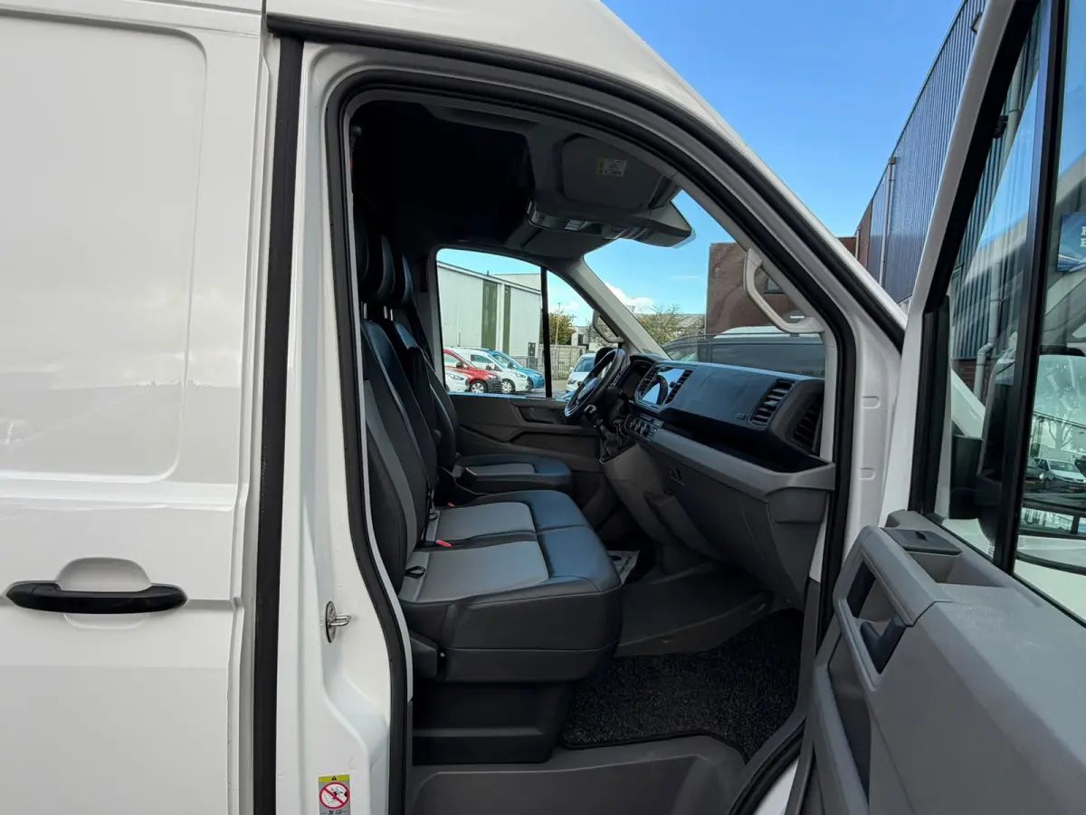 35 2.0 TDI 140PK L3H3 RWD / Trekhaak / Imperiaal / App connect / Camera / Laadruimte inrichting