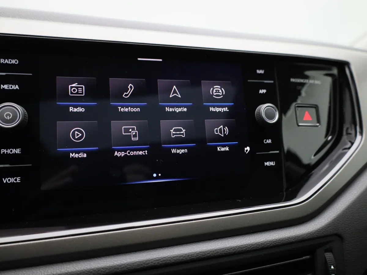 1.0 MPI Comfortline | 80 PK | Apple Carplay / Android Auto | Parkeercamera | Panoramadak |