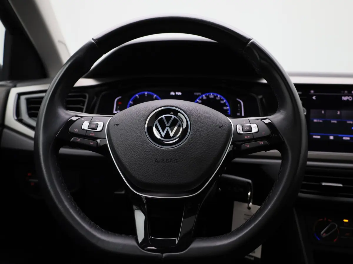 1.0 MPI Comfortline | 80 PK | Apple Carplay / Android Auto | Parkeercamera | Panoramadak |