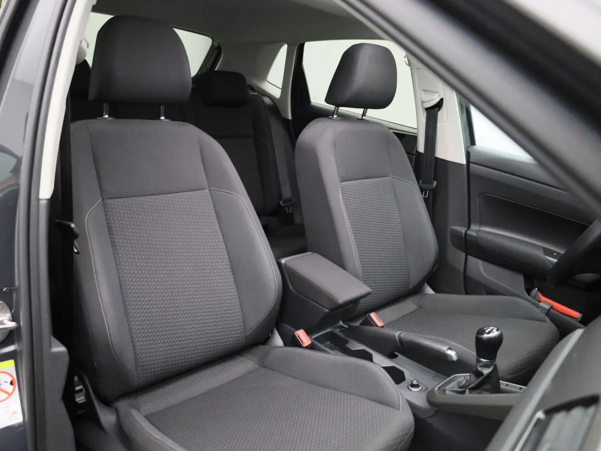 1.0 MPI Comfortline | 80 PK | Apple Carplay / Android Auto | Parkeercamera | Panoramadak |