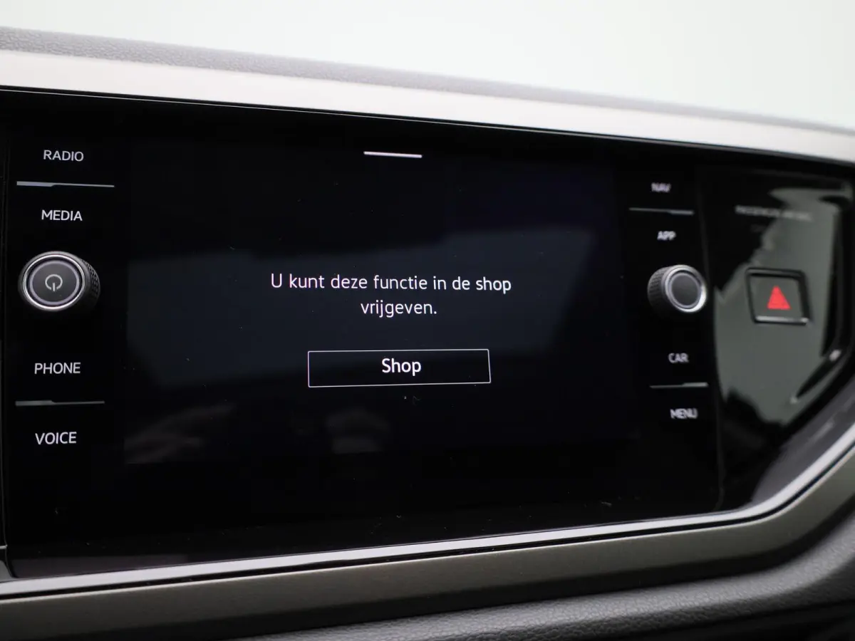1.0 MPI Comfortline | 80 PK | Apple Carplay / Android Auto | Parkeercamera | Panoramadak |