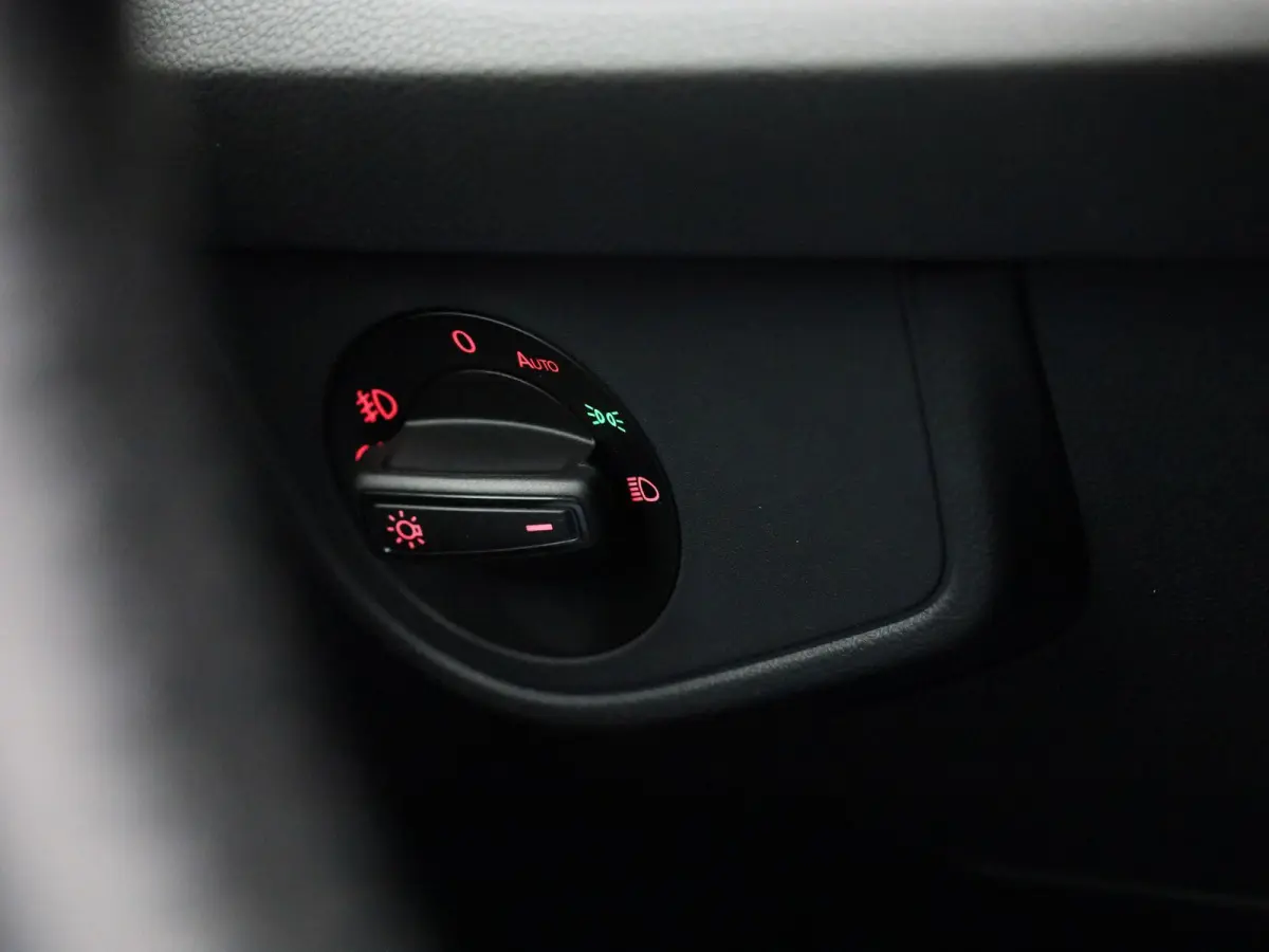 1.0 MPI Comfortline | 80 PK | Apple Carplay / Android Auto | Parkeercamera | Panoramadak |