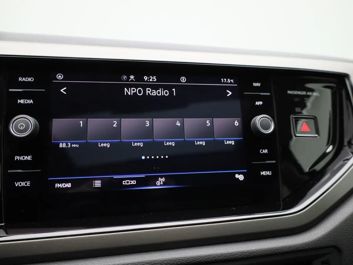 1.0 MPI Comfortline | 80 PK | Apple Carplay / Android Auto | Parkeercamera | Panoramadak |
