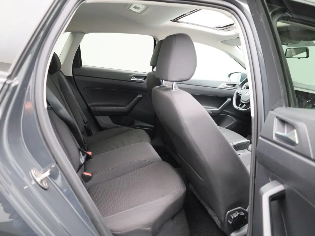 1.0 MPI Comfortline | 80 PK | Apple Carplay / Android Auto | Parkeercamera | Panoramadak |