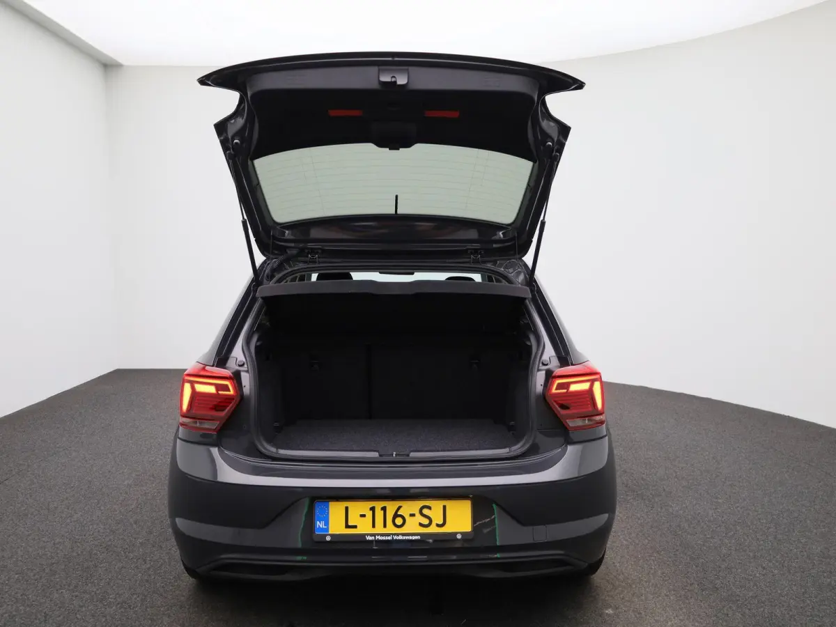 1.0 MPI Comfortline | 80 PK | Apple Carplay / Android Auto | Parkeercamera | Panoramadak |