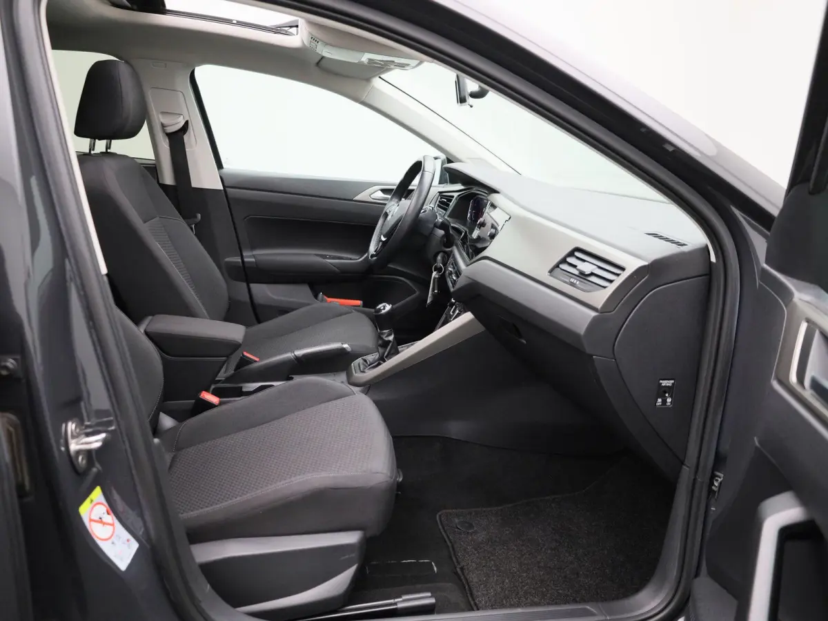 1.0 MPI Comfortline | 80 PK | Apple Carplay / Android Auto | Parkeercamera | Panoramadak |