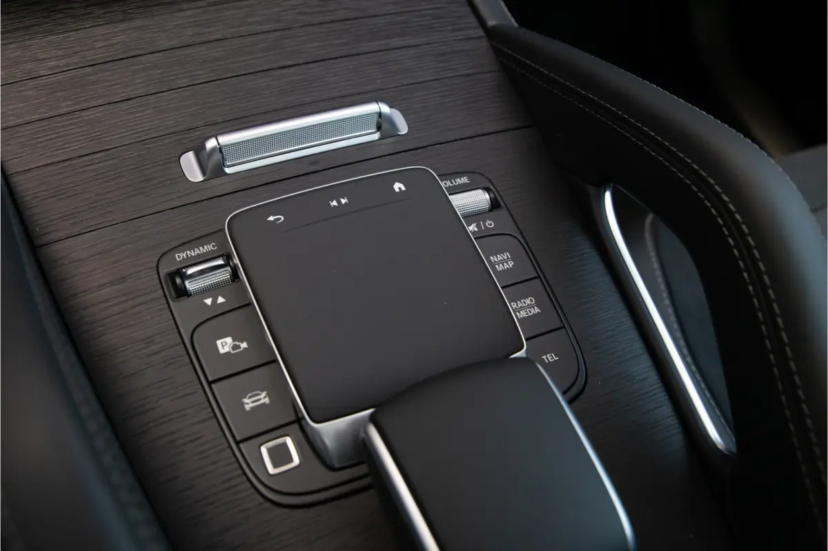 AMG 53 Hybrid 4MATIC+ Premium Plus, Distronic, Head-up, Nightpack 2026