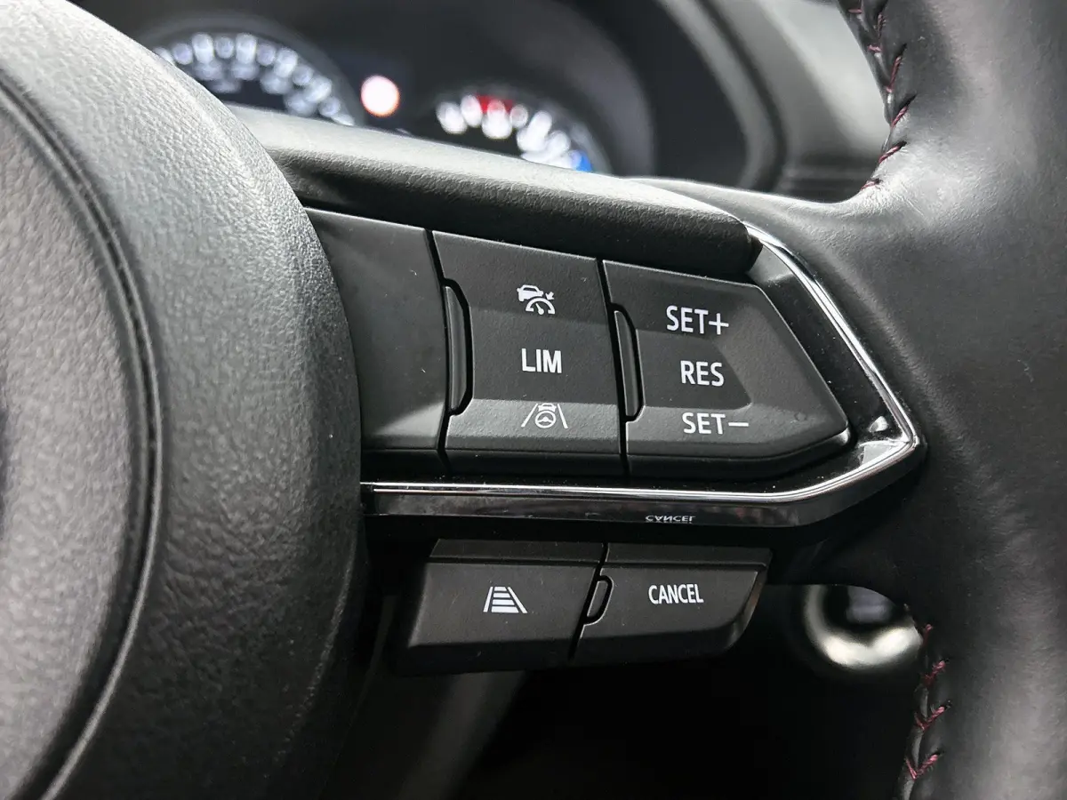 2.5 SkyActiv-G 194 Sportive | Navigatie | Leder | Trekhaak | Camera | Black Pakket | Airco | All-Wheater banden | Panorama dak |