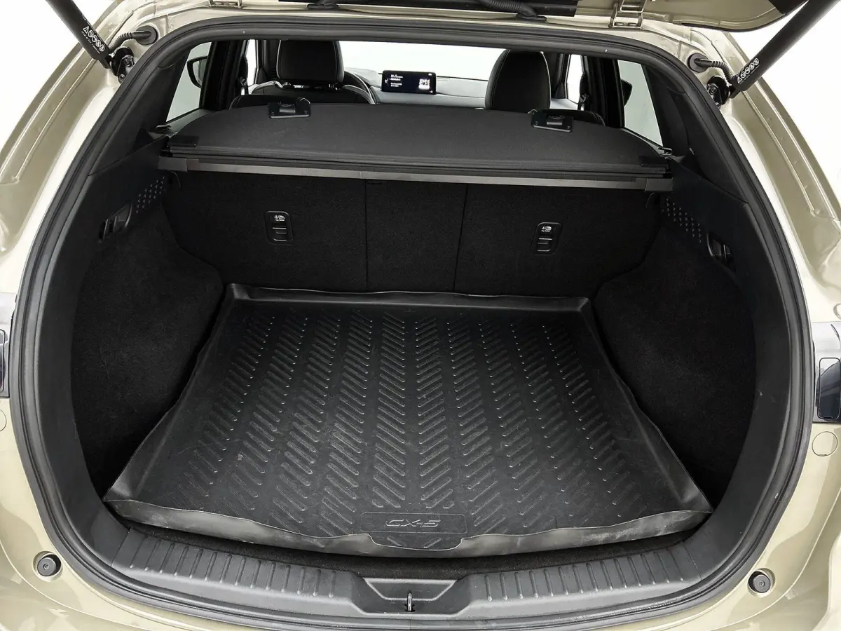 2.5 SkyActiv-G 194 Sportive | Navigatie | Leder | Trekhaak | Camera | Black Pakket | Airco | All-Wheater banden | Panorama dak |