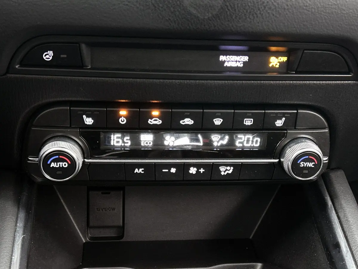2.5 SkyActiv-G 194 Sportive | Navigatie | Leder | Trekhaak | Camera | Black Pakket | Airco | All-Wheater banden | Panorama dak |