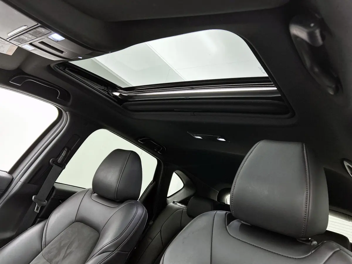 2.5 SkyActiv-G 194 Sportive | Navigatie | Leder | Trekhaak | Camera | Black Pakket | Airco | All-Wheater banden | Panorama dak |