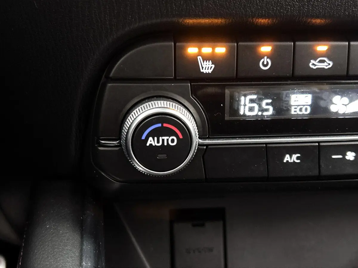 2.5 SkyActiv-G 194 Sportive | Navigatie | Leder | Trekhaak | Camera | Black Pakket | Airco | All-Wheater banden | Panorama dak |