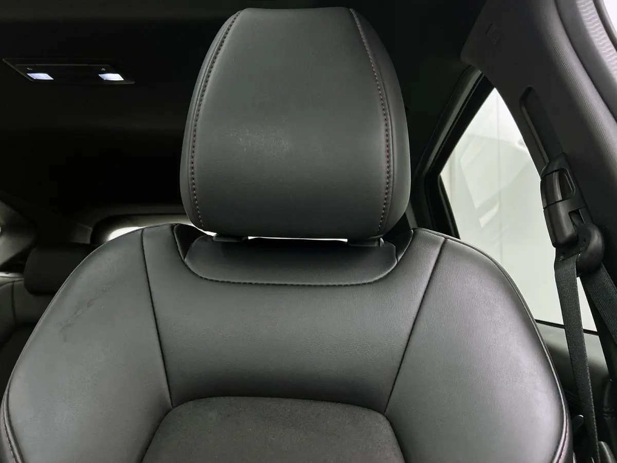 2.5 SkyActiv-G 194 Sportive | Navigatie | Leder | Trekhaak | Camera | Black Pakket | Airco | All-Wheater banden | Panorama dak |