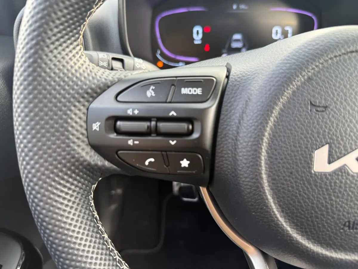 1.0 DPI GT-Line | Cruise Control | Climate Control | Camera | Navigatie | Stoelverwarming | Stuurverwarming | Open Dak |