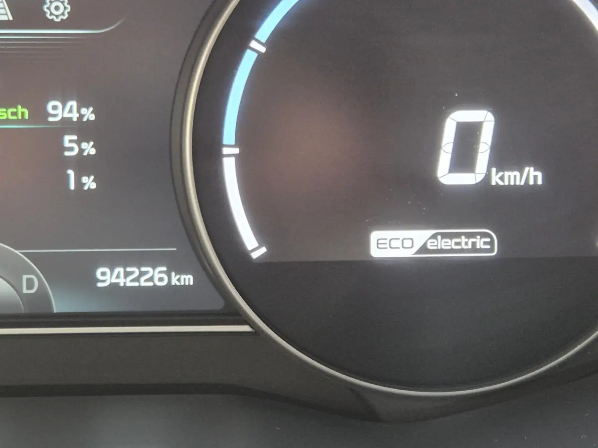 ComfortLine 64 kWh | SOH 98,6% | Trekhaak | Navigatie | PDC + Camera | Climate control | Apple Carplay/Android Auto |